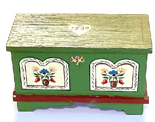 Therese Bahl Painted Trunk